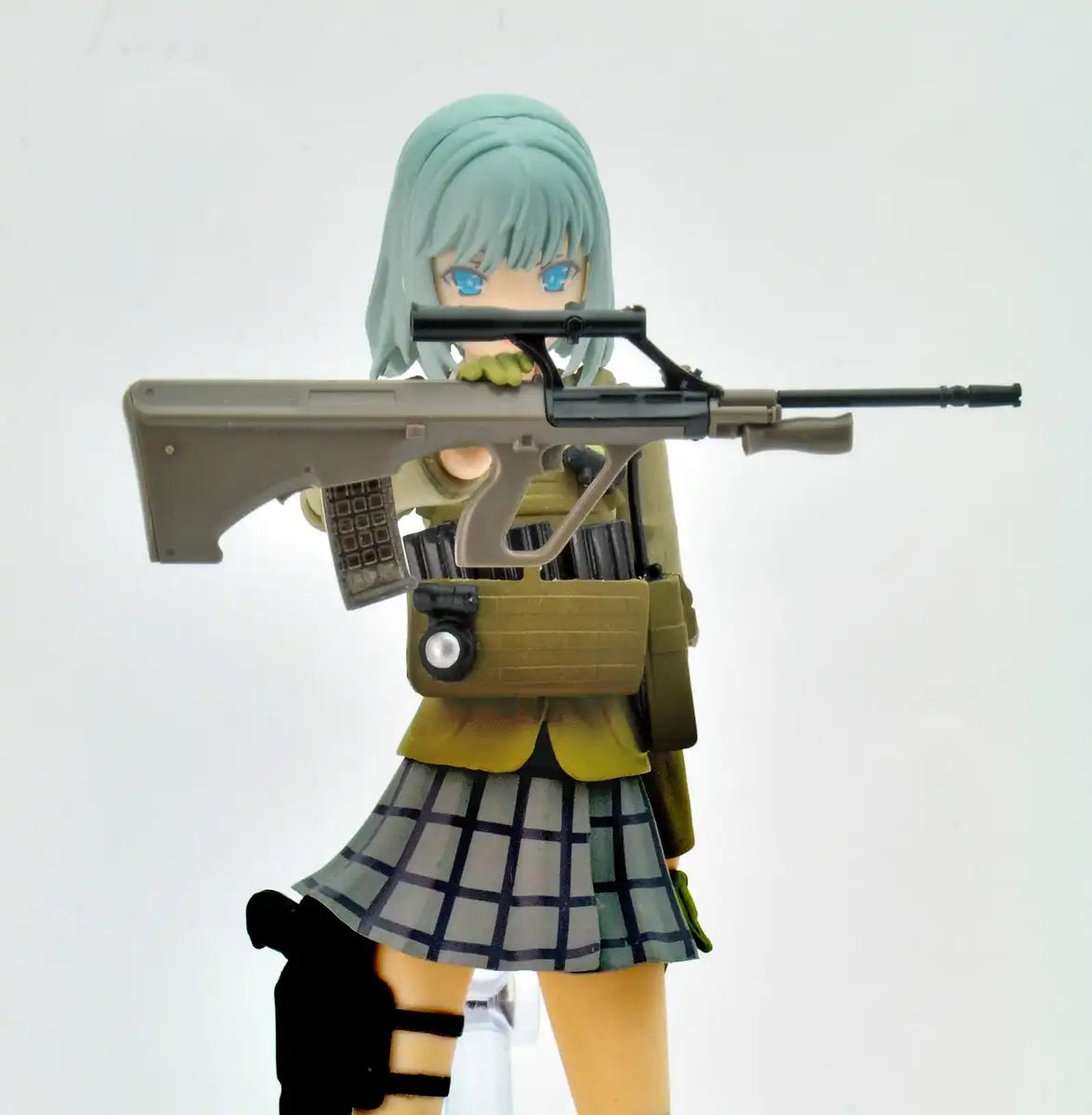 TOMYTEC La044 Military Series Little Armory Aug Type 1/12 Scale Plastic Model Kit- Japan Figure Store - #1 Bring To You The Best Japanese Goods