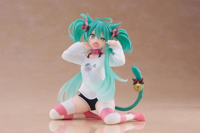 Taito Hatsune Miku Desktop Cute Cat Ears Figure 13cm