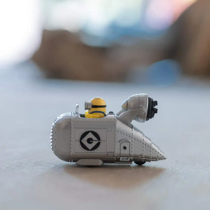 Takara Tomy Dream Tomica Ride On R01 Minion Dave X Glue Car - Minions Toy From Japan- Japan Figure Store - #1 Bring To You The Best Japanese Goods