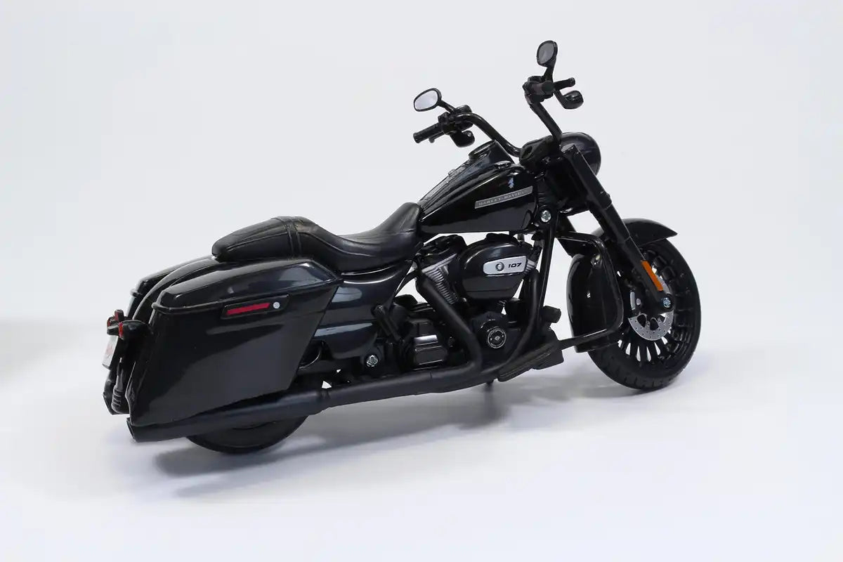 AOSHIMA - Skynet 05634 Harley Davidson 2017 Road King Special 1/12 Finished Model- Japan Figure Store - #1 Bring To You The Best Japanese Goods