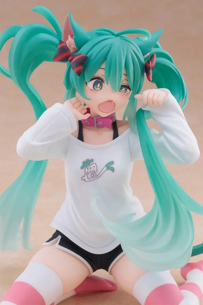 Taito Hatsune Miku Desktop Cute Cat Ears Figure 13cm