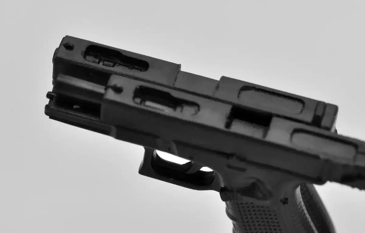 TOMYTEC La028 Military Series Little Armory Glock17 / 18C Type 1/12 Scale Kit- Japan Figure Store - #1 Bring To You The Best Japanese Goods