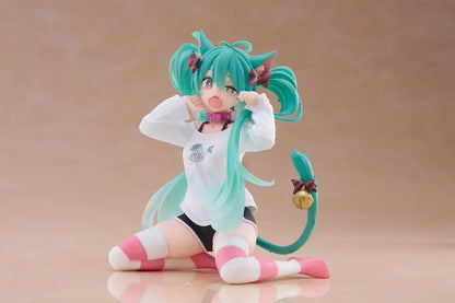 Taito Hatsune Miku Desktop Cute Cat Ears Figure 13cm