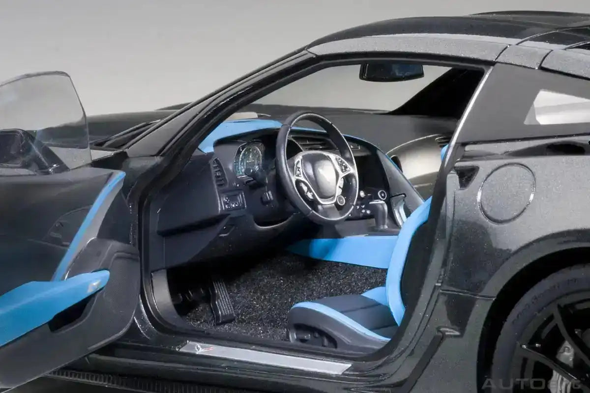 Autoart 1/18 Corvette C7 Gransport Gray/Black/Blue Hashmark- Japan Figure Store - #1 Bring To You The Best Japanese Goods