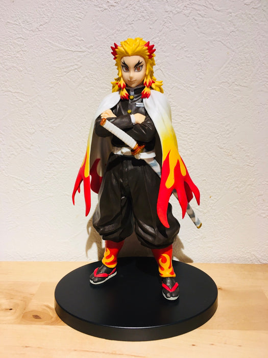 Banpresto Demon Slayer (Kimetsu No Yaiba) : figurine Kyojuro Rengoku figurine d'anime japonais
