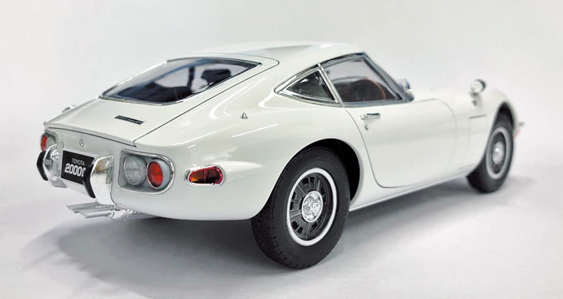 Aoshima 1/24 Toyota MF10 2000GT 1969 Model Kit