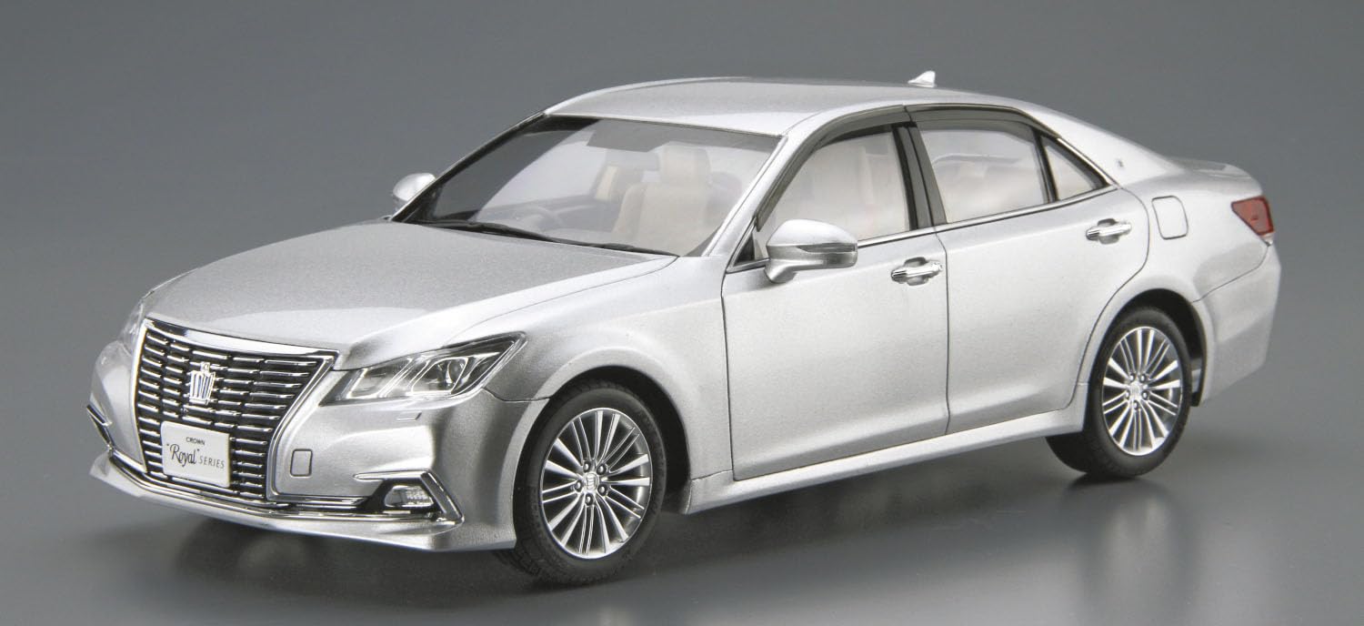 Aoshima 1/24 Toyota Crown Royal Saloon G 2015 Model