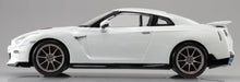 Aoshima 1/32 Rakupla R35 GT-R 2024 Model Brilliant White Pearl Kit