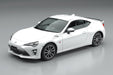 Aoshima 1/32 Toyota 86 Crystal White Pre-Colored Model Kit