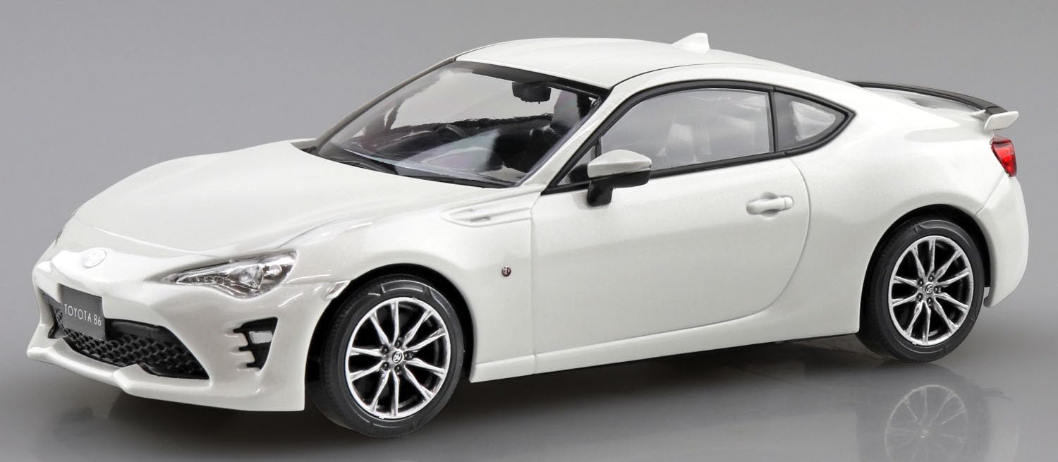 Aoshima 1/32 Toyota 86 Crystal White Pre-Colored Model Kit