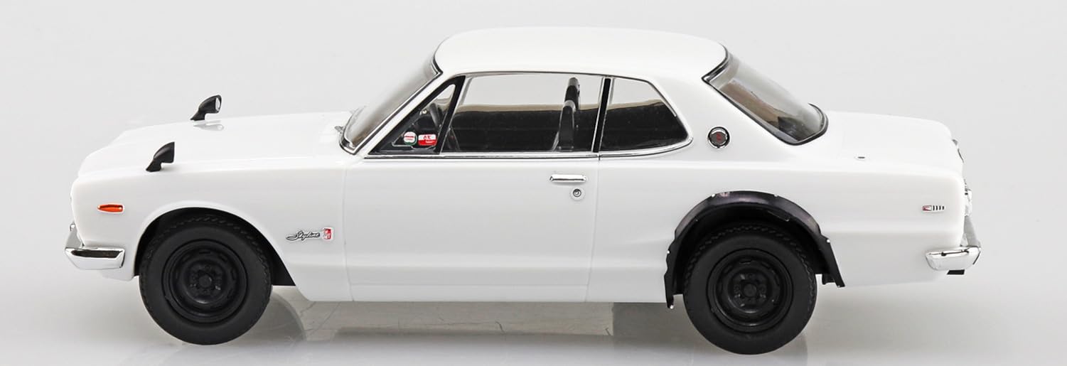 Aoshima 1/32 Nissan C10 Skyline 2000Gt-R White Plastic Model Kit