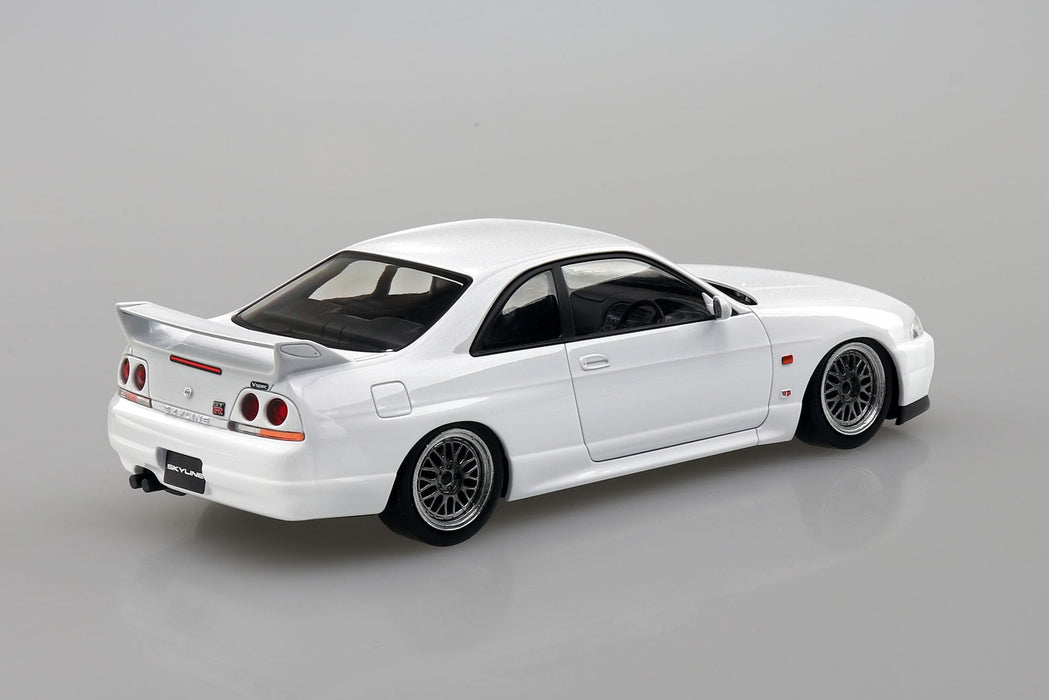 Aoshima 1/32 Snap Kit Nissan R33 GT-R Model White