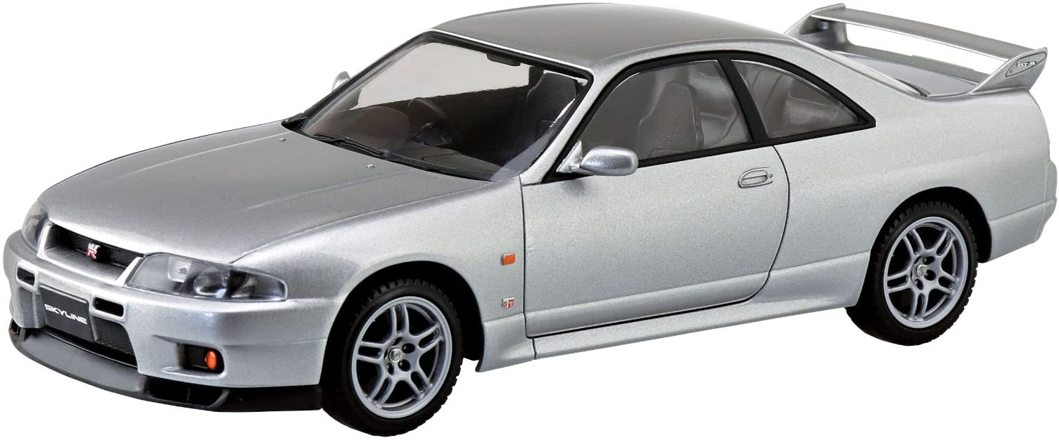 Qingdao Cultural Textbook Society Aoshima 1/32 Nissan R33 Skyline GT-R Model Kit