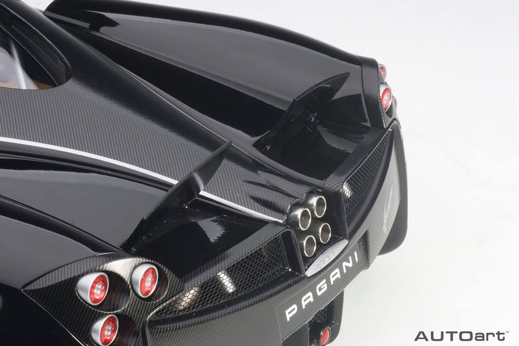 Modèle réduit de voiture Pagani Huayra noire avec bandes argentées à l'échelle 1/12 d'Autoart