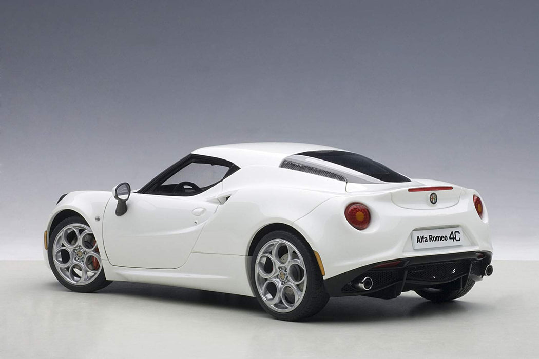 Modèle réduit de voiture moulée sous pression Alfa Romeo 4C blanche Autoart 1/18