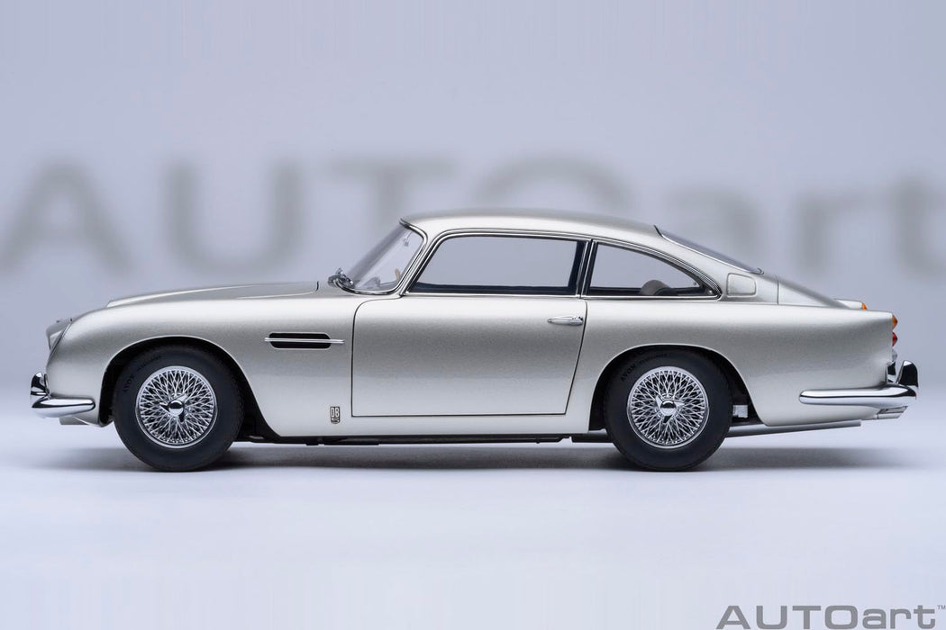 Autoart Aston Martin Db5 Model 1/18 Silver Metallic 70287 Replica Car