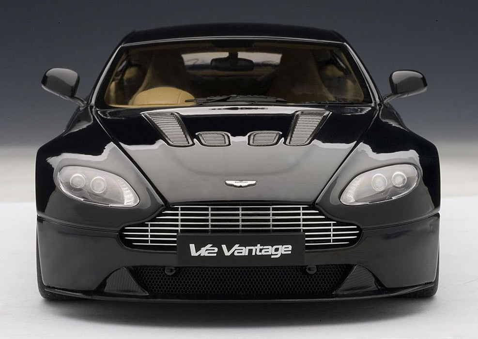 Modèle réduit de voiture moulée sous pression noire Aston Martin V12 Vantage 10 à l'échelle 1/18 de Autoart