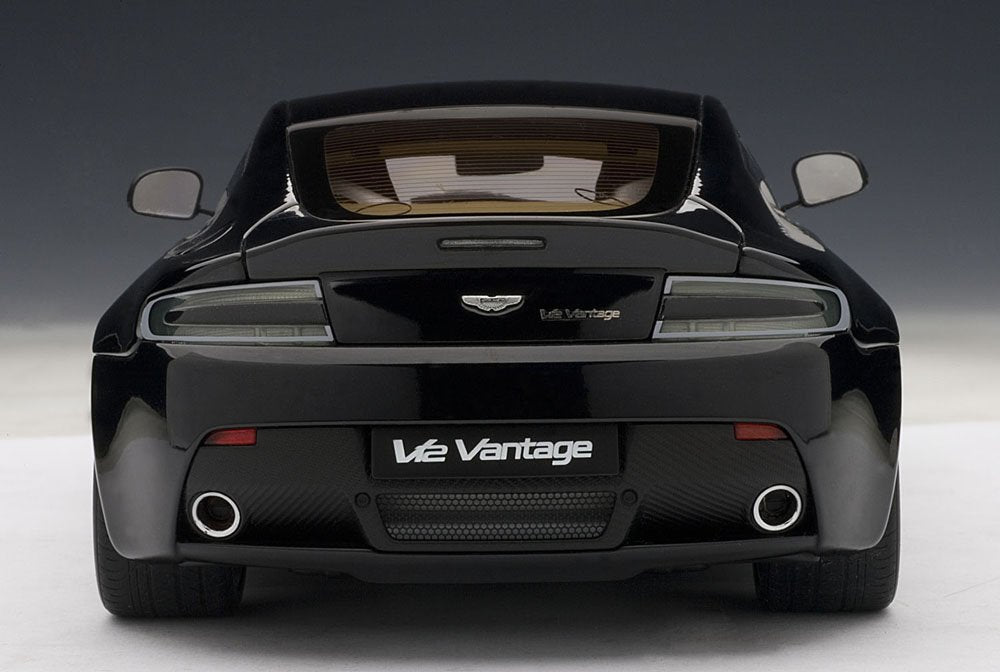 Modèle réduit de voiture moulée sous pression noire Aston Martin V12 Vantage 10 à l'échelle 1/18 de Autoart