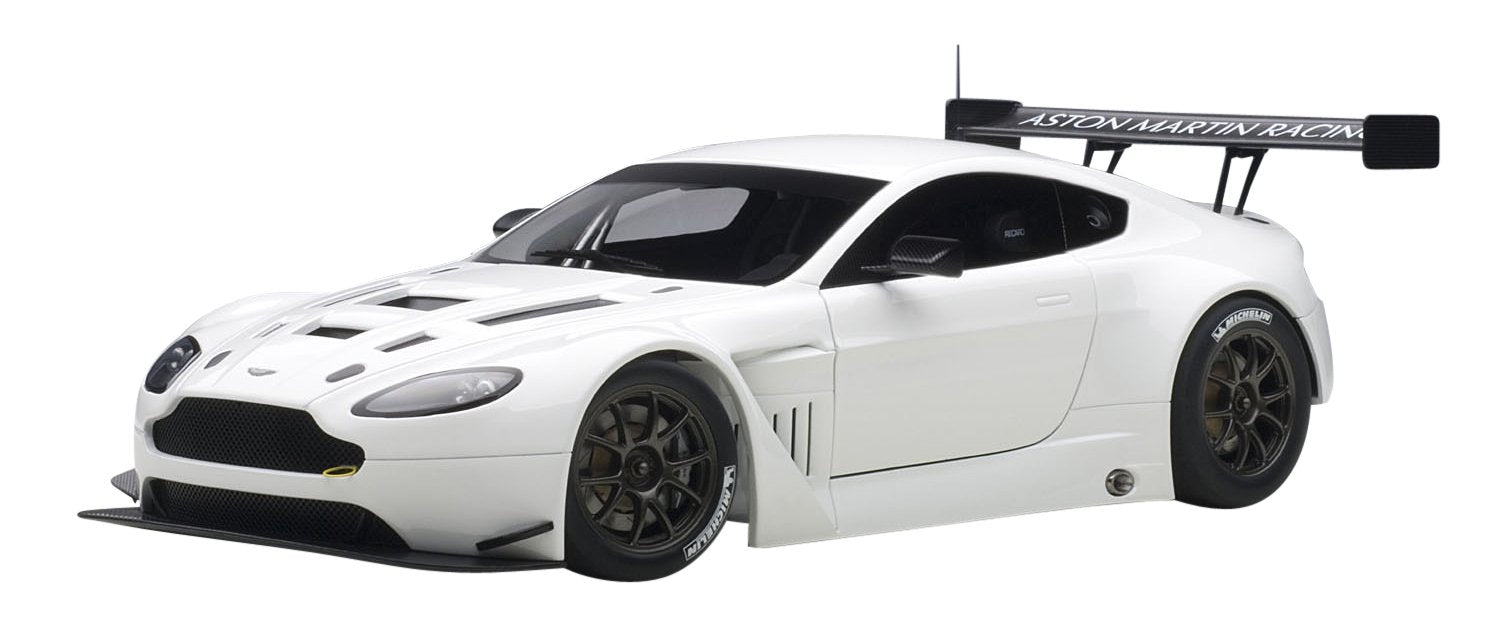 Modèle réduit de voiture blanche Aston Martin V12 Vantage GT3 2013 de Autoart à l'échelle 1/18