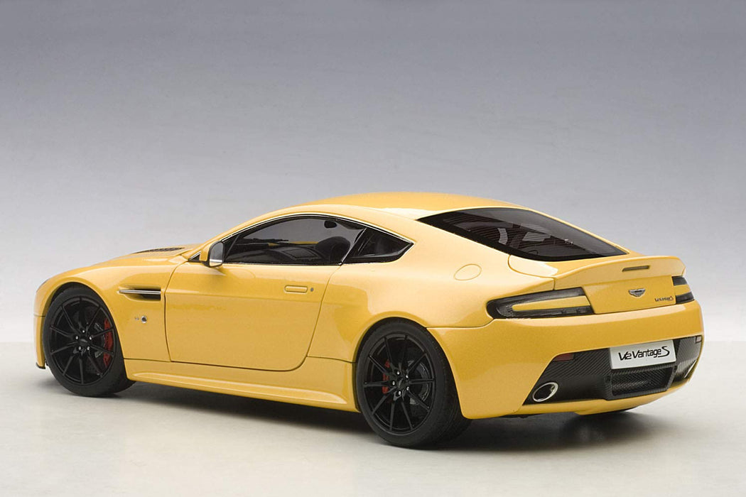 Autoart 1/18 Aston Martin V12 Vantage S 2015 Modèle moulé sous pression Jaune