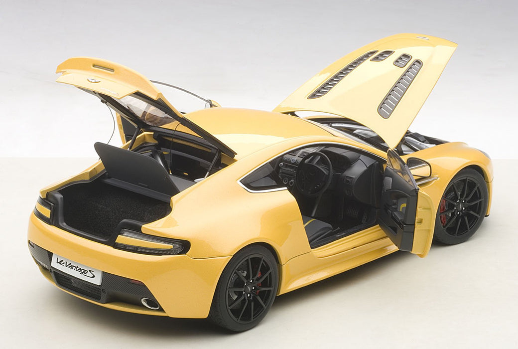 Autoart 1/18 Aston Martin V12 Vantage S 2015 Modèle moulé sous pression Jaune