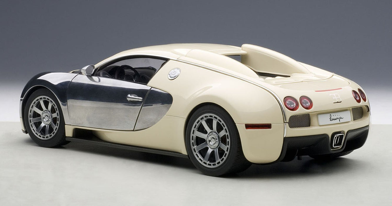 Modèle réduit de voiture Bugatti Veyron L'Edition Centenaire Blanc à l'échelle 1:18 d'Autoart