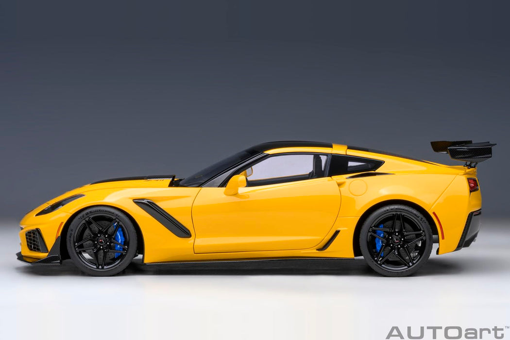 Modèle réduit de voiture Chevrolet Corvette C7 ZR1 jaune à l'échelle 1/18 d'Autoart