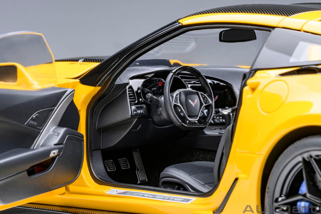 Modèle réduit de voiture Chevrolet Corvette C7 ZR1 jaune à l'échelle 1/18 d'Autoart