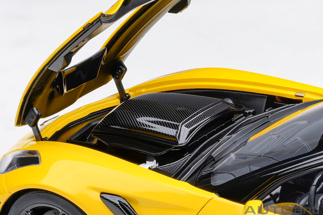 Modèle réduit de voiture Chevrolet Corvette C7 ZR1 jaune à l'échelle 1/18 d'Autoart