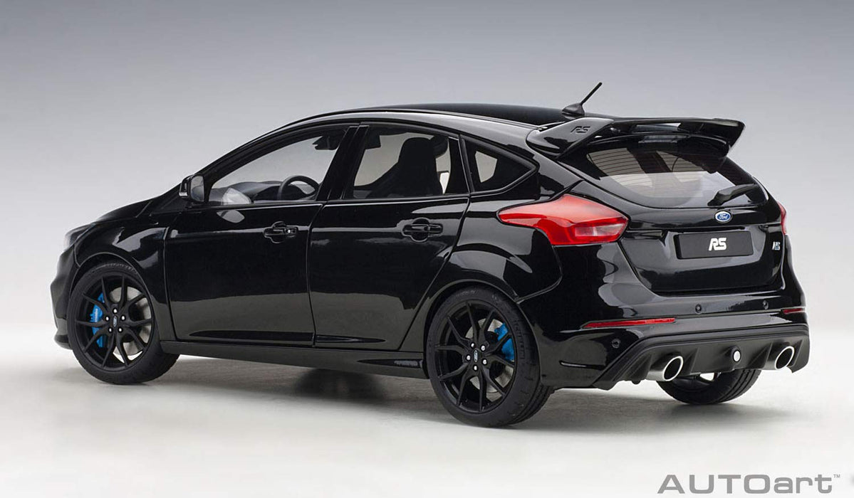 Modèle réduit de voiture Ford Focus RS à l'échelle 1/18 d'Autoart, finition noire