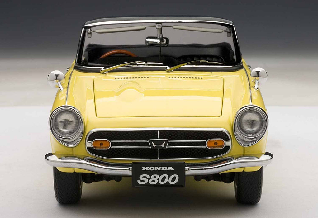 Modèle réduit de voiture moulée sous pression jaune Honda S800 à l'échelle 1/18 d'Autoart