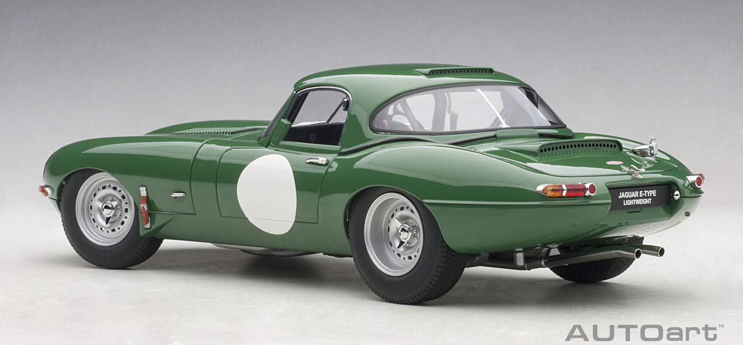 Modèle réduit de voiture moulée sous pression Jaguar E-Type légère verte à l'échelle 1/18 d'Autoart