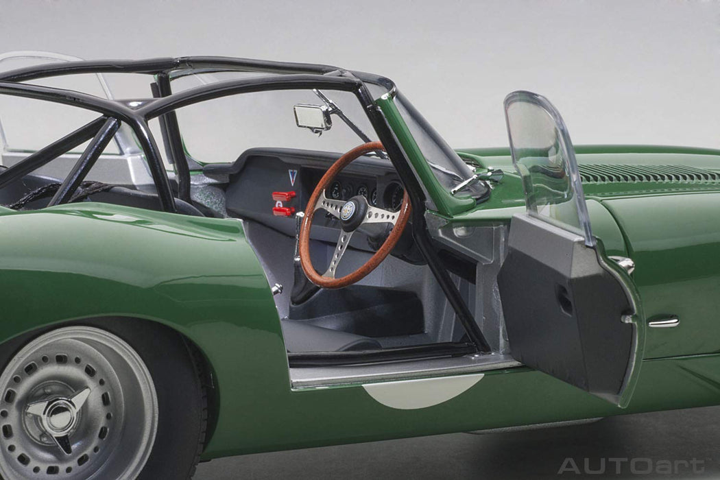 Modèle réduit de voiture moulée sous pression Jaguar E-Type légère verte à l'échelle 1/18 d'Autoart