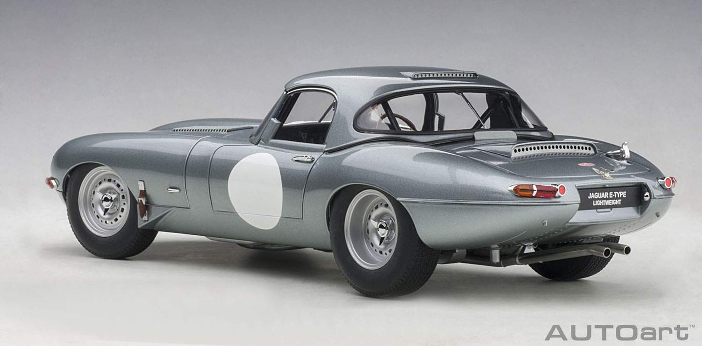 Modèle réduit de voiture moulé sous pression Jaguar E-Type léger argenté à l'échelle 1/18 d'Autoart