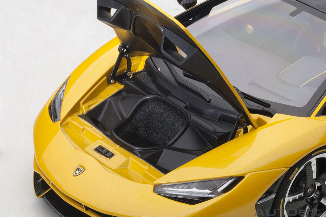 Modèle réduit moulé sous pression Lamborghini Centenario jaune métallisé à l'échelle 1/18 d'Autoart