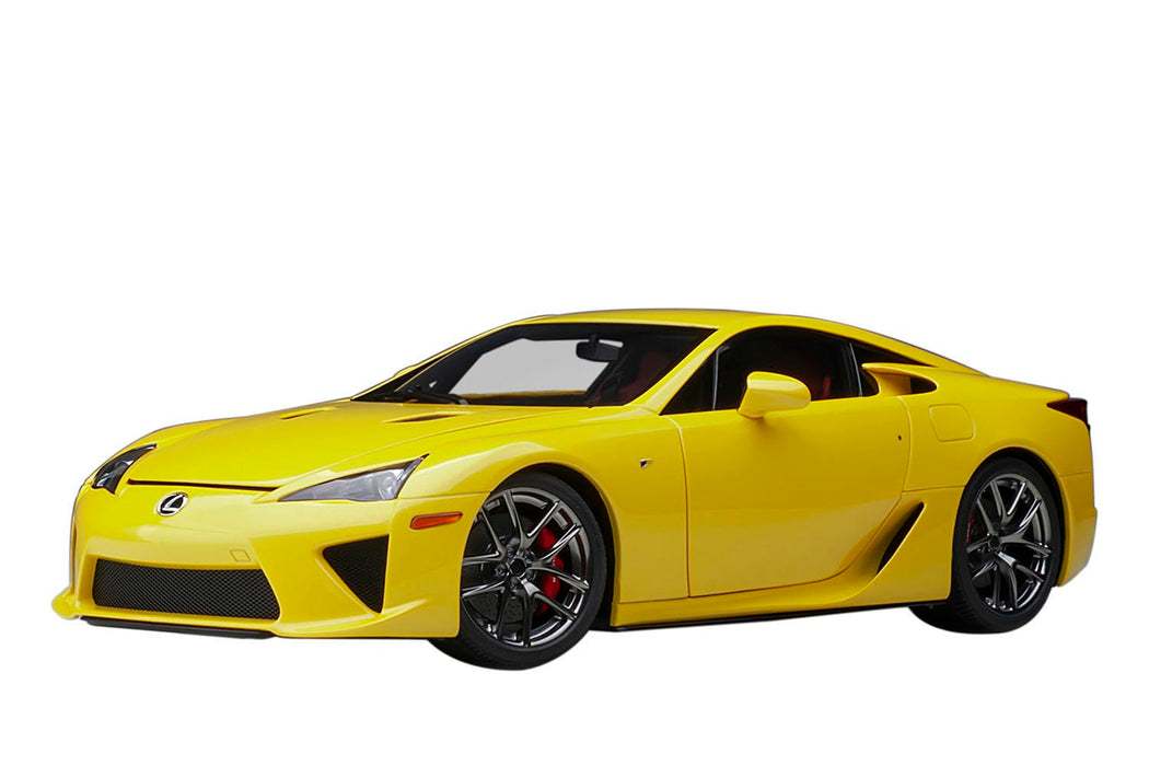 Modèle réduit de voiture de collection Lexus LFA Pearl Yellow à l'échelle 1/18 d'Autoart