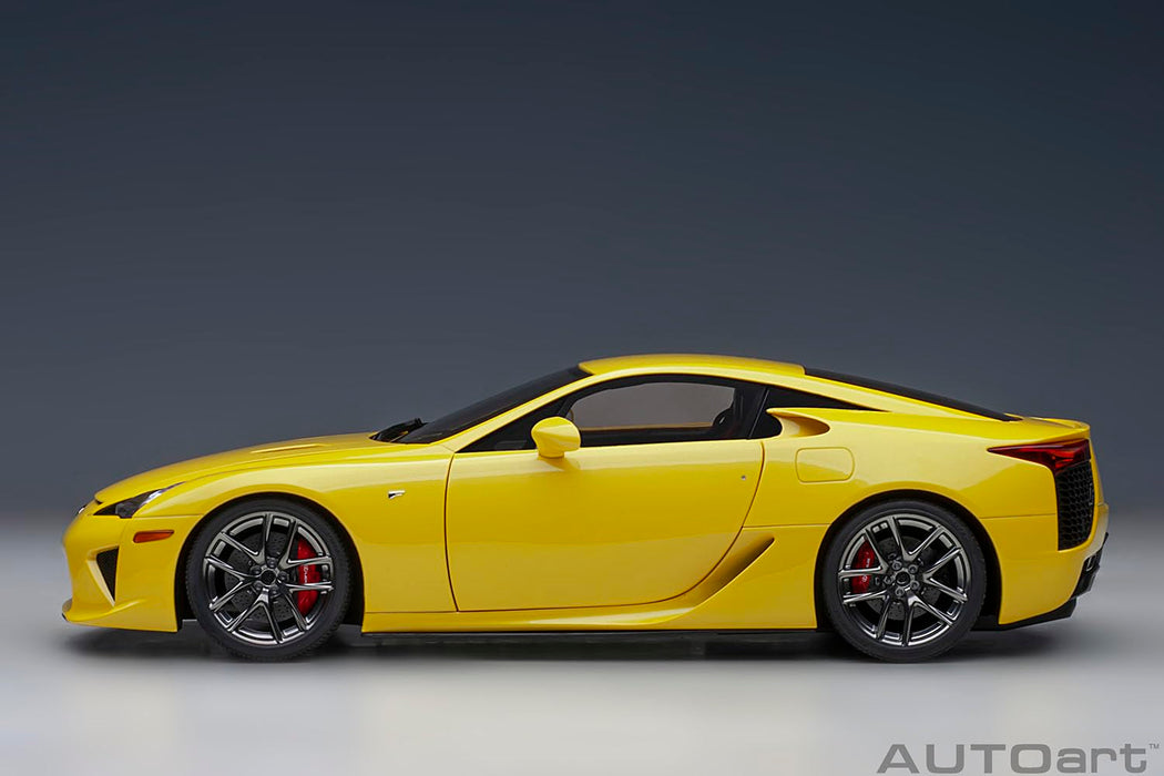 Modèle réduit de voiture de collection Lexus LFA Pearl Yellow à l'échelle 1/18 d'Autoart