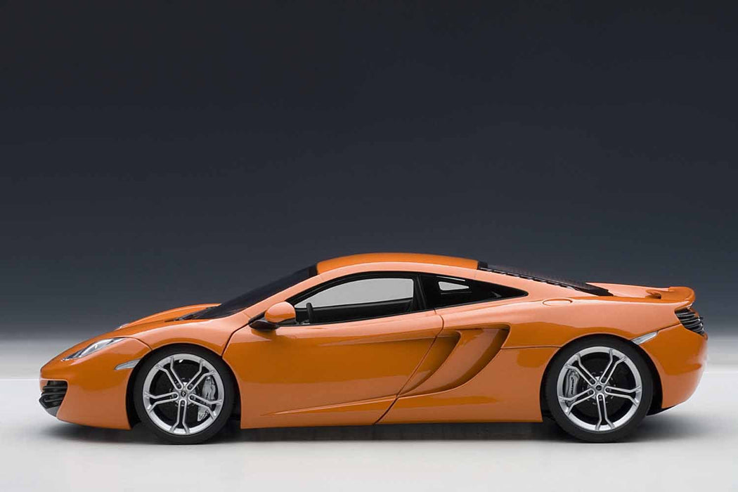 Modèle moulé sous pression McLaren MP4-12C Autoart 1/18 Orange