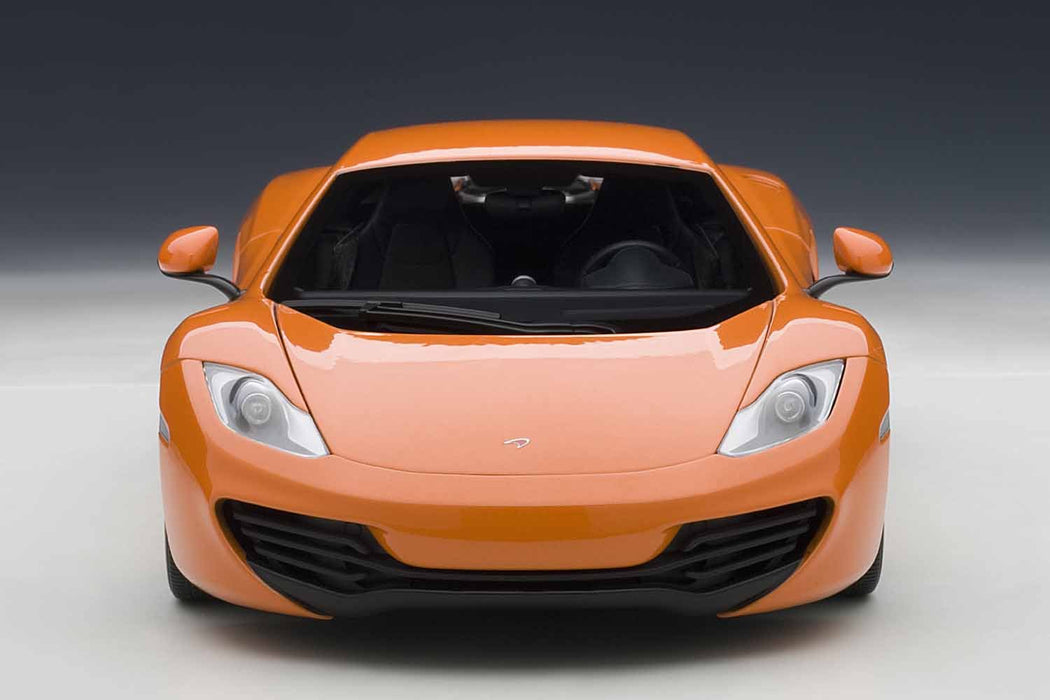 Modèle moulé sous pression McLaren MP4-12C Autoart 1/18 Orange