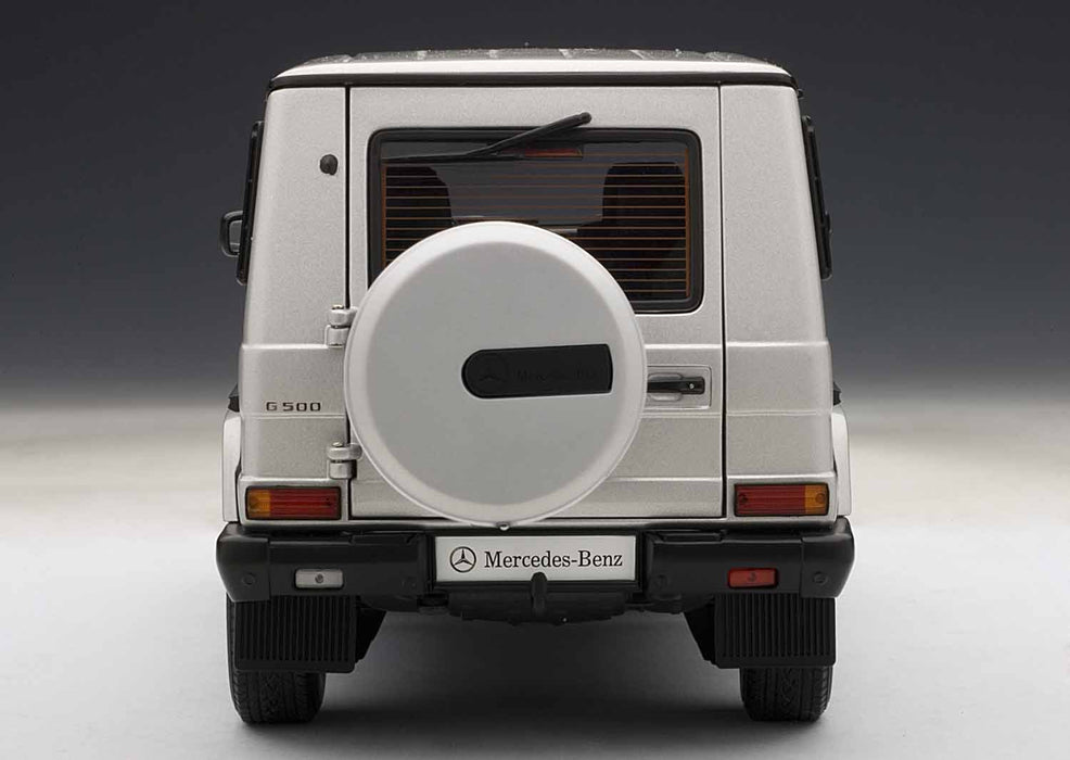 Modèle réduit de voiture Mercedes Benz G500 Swb argenté à l'échelle 1/18 de Autoart