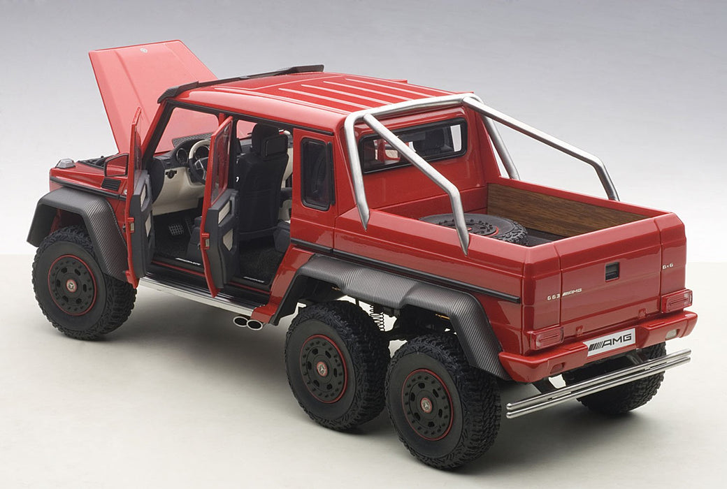 Modèle réduit de voiture rouge Mercedes Benz G63 AMG 6X6 à l'échelle 1/18 d'Autoart