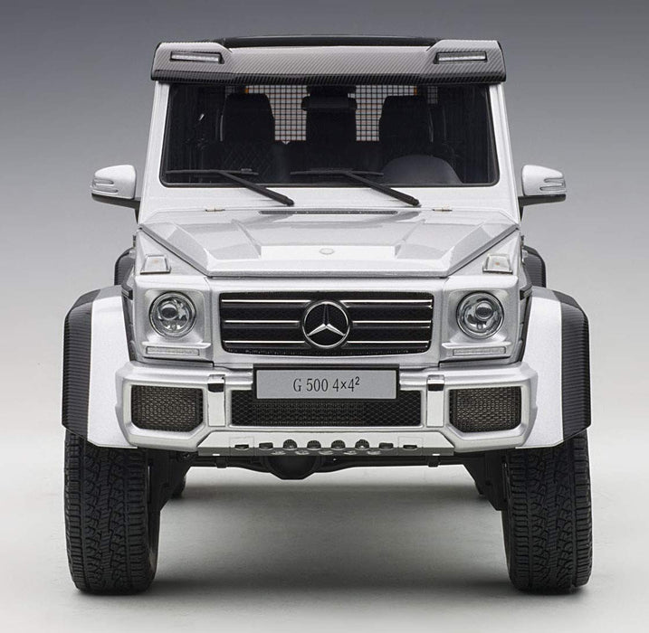 Modèle réduit moulé sous pression Mercedes-Benz G500 4X4 carré argenté à l'échelle 1/18 d'Autoart