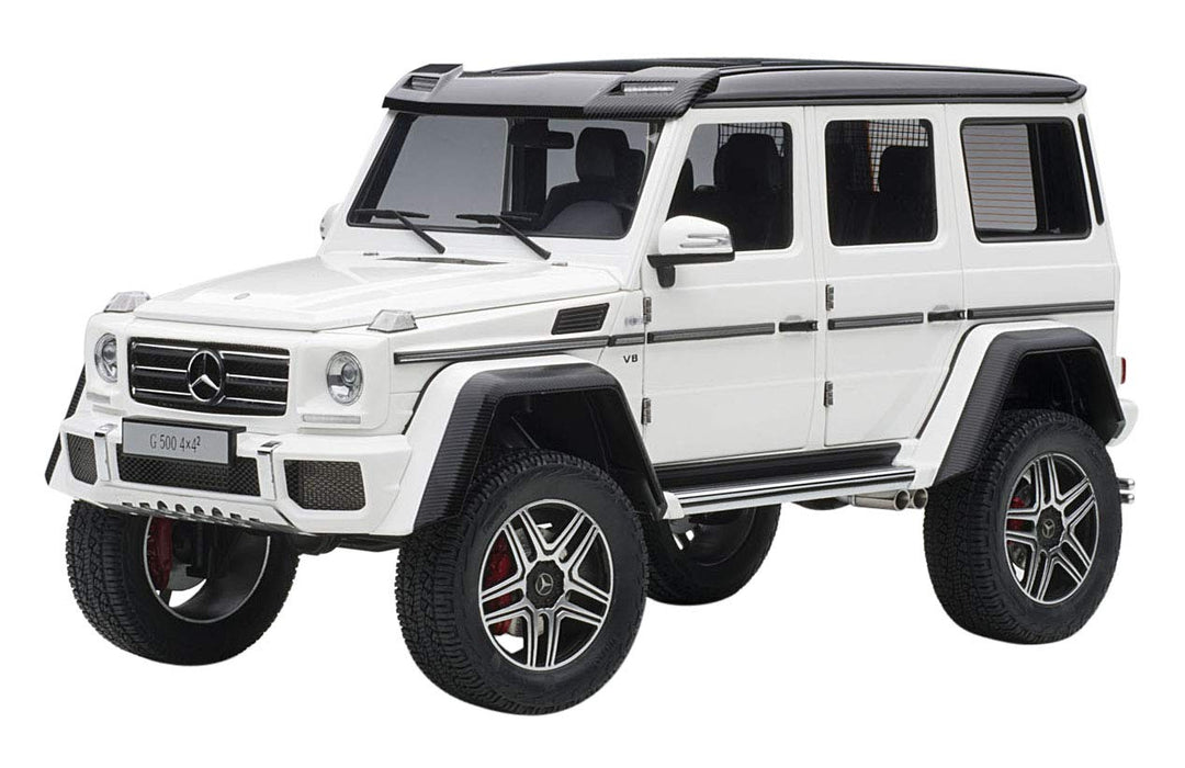 Modèle réduit de voiture blanche carrée Mercedes-Benz G500 4X4 à l'échelle 1/18 d'Autoart