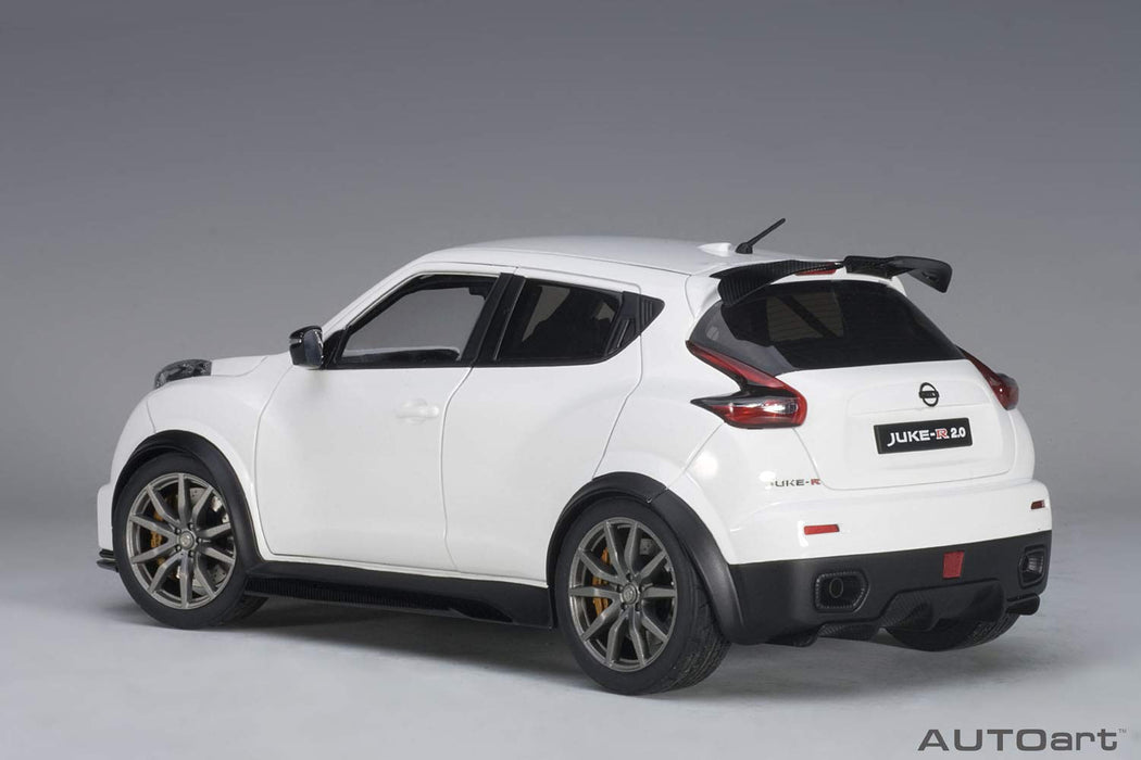 Modèle réduit de voiture moulée sous pression Nissan Juke R 2.0 blanche Autoart 1/18