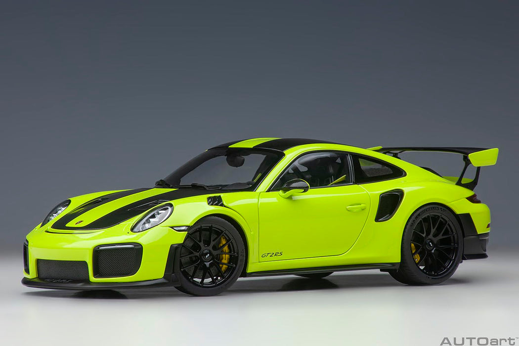 Autoart 1/18 Porsche 911 GT2 RS Weissach vert clair modèle noir carbone