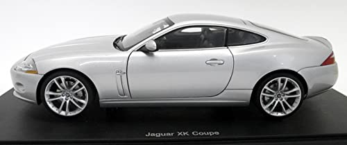 Modèle réduit de voiture Jaguar XK Coupé 2006 Silver de la série Street Series à l'échelle 1/18 de Autoart