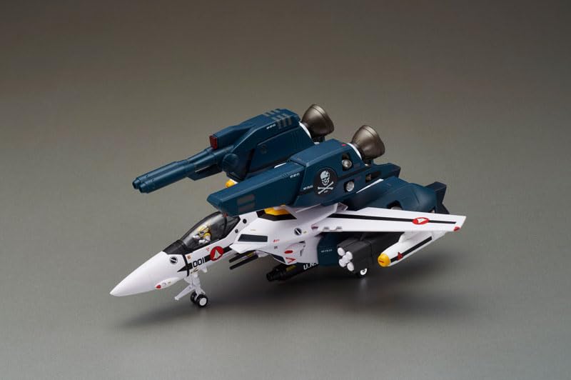 Arcadia Choujikuu Yousai Macross 1/60 VF-1S Strike Valkyrie Roy Fokker Model