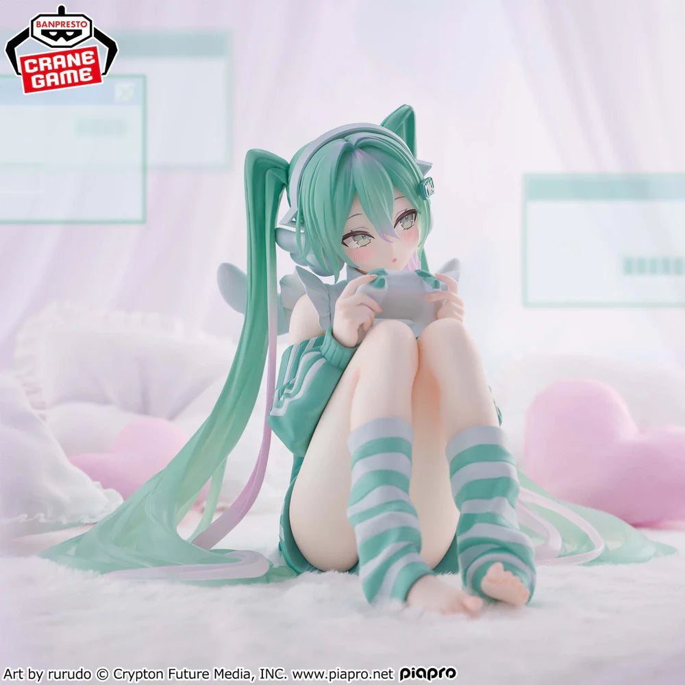 Banpresto Hatsune Miku Holiday Memories Game Prize Figure 13cm