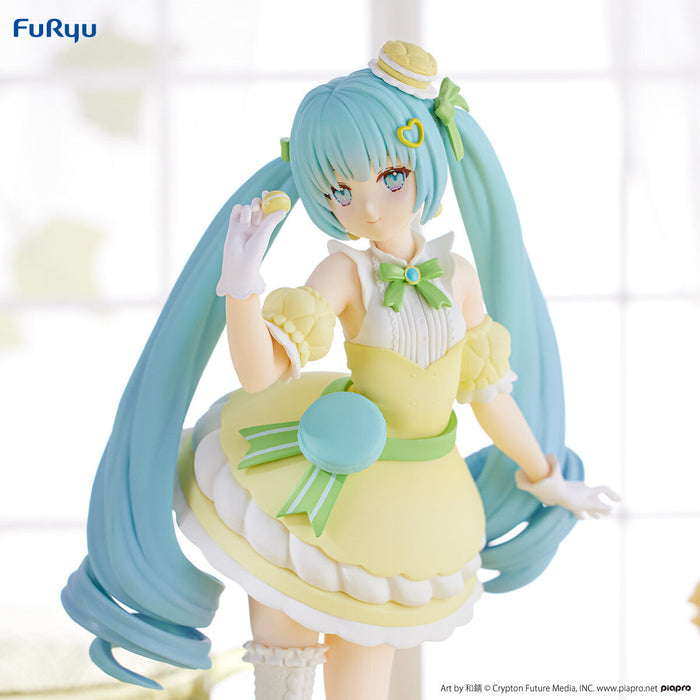 Furyu Piapro Hatsune Miku Sweet Sweets Citron Macaron Ver. Figurine