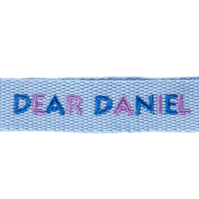 Porte-clés Sanrio Dear Daniel - Étiquette brodée avec logo 13x4x0,7 cm 1ère édition